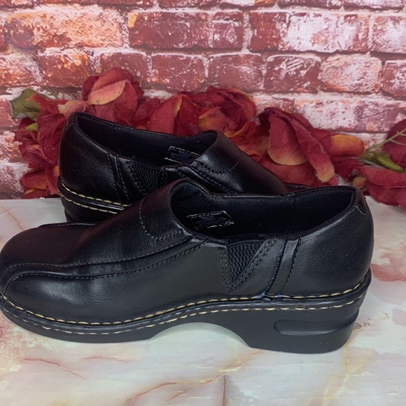 Eastland Black Leather Slip On Tracie Chunky Comfort Clogs - Picture 4 of 10